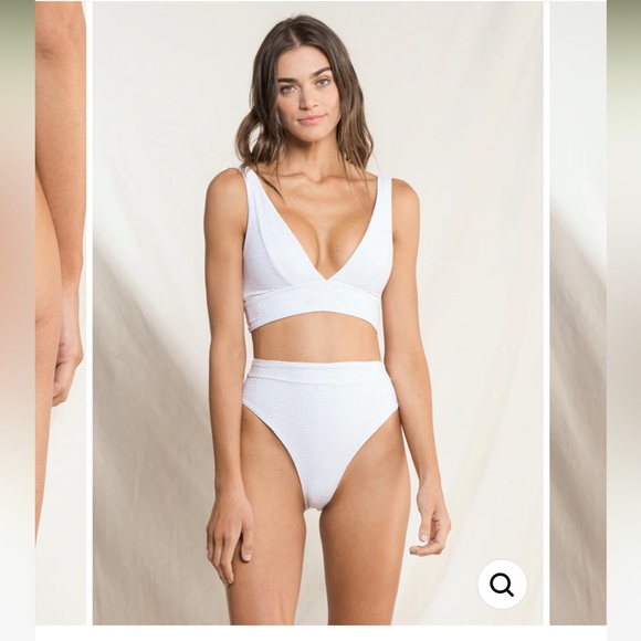 Maaji swimsuit in white wavy rubbed fabric, bikini top + high waist bottoms - Picture 6 of 7